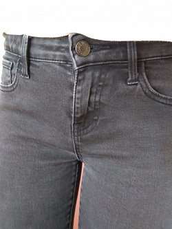 Отдается в дар «Классные джинсовые скини Uniqlo, XS»