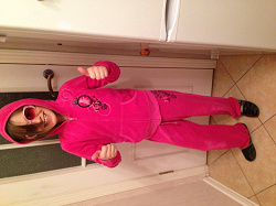 Отдается в дар «Розовый спортивный костюм Juicy Couture.»