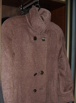 Отдается в дар «Пальто женское, размер 52-54, рост средний»