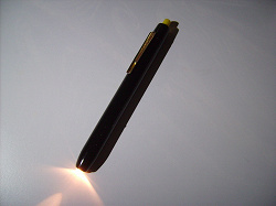 Отдается в дар «Фонарик карманный в форме ручки»