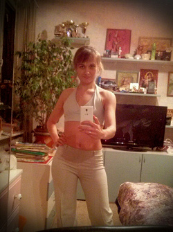 Отдается в дар «Костюм спортивный для фитнеса»