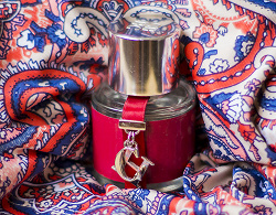 Отдается в дар «Carolina Herrera «CH»»