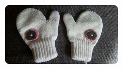 Отдается в дар «Две пары детских рукавичек»