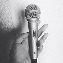 Отдается в дар «Микрофон»