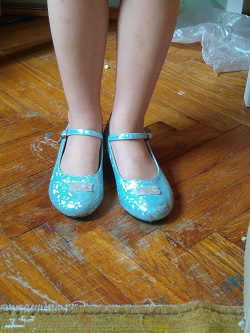 Отдается в дар «Обувь для девочки 29-31 размер»