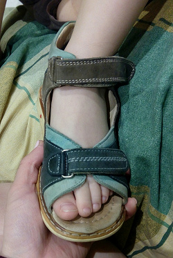Отдается в дар «Ортопедические сандали для мальчика»