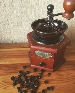 Отдается в дар «Винтажная ручная кофемолка»