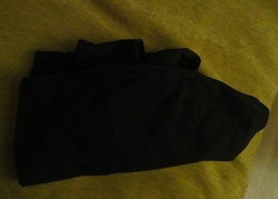 Отдается в дар «футболка черная на подростка или девушку»