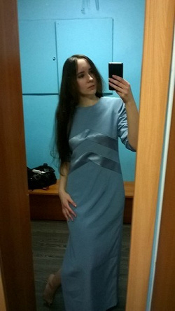 Отдается в дар «Серо-голубое платье с атласными вставками 44 р-р»