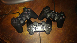 Отдается в дар «3 джойстика от PS2 (нерабочие)»