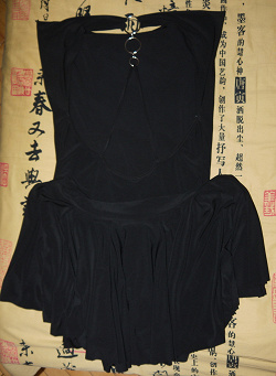 Отдается в дар «Маленькое черное платье 42-44»