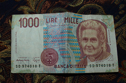 Отдается в дар «1000 лир 1990 года Италия»