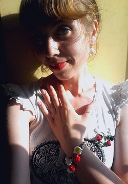 Отдается в дар «Комплект украшения «Чудесное лето „браслет и серьги.Одевала только один раз, чтобы сфотографироваться :-)»