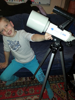 Отдается в дар «Телескоп детский Imaginarium ESA на треноге»