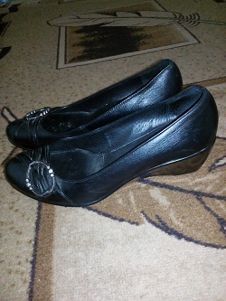 Отдается в дар «туфли женские»