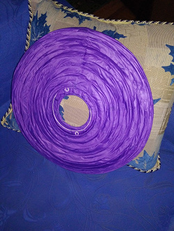 Отдается в дар «Абажур Икеа фиолетовый новый»