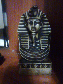 Отдается в дар «Фигурка сувенир египетская»