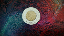 Отдается в дар «Канада. 2 доллара 1999г. Основание Нунавута»