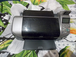 Отдается в дар «струйный принтер Epson stylus photo R320»