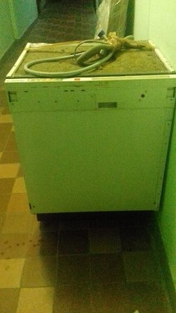 Отдается в дар «Посудомоечная машина CandyA8000»