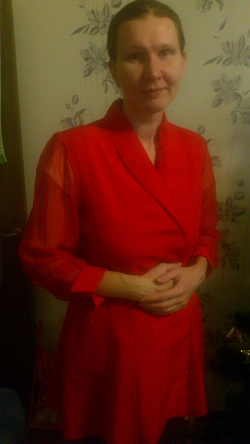 Отдается в дар «красная блузка 46 размера»