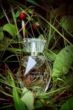 Отдается в дар «Avon Femme»