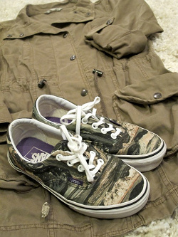 Отдается в дар «Женские кеды Vans»