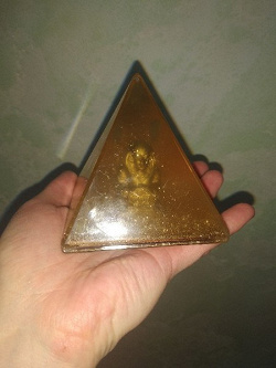 Отдается в дар «сувенир из Египта --пирамида»