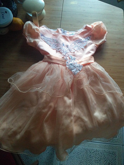 Отдается в дар «Праздничное платье для девочки»