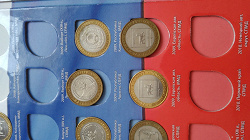 Отдается в дар «монеты 10 рублей биметалл на 330 рублей»