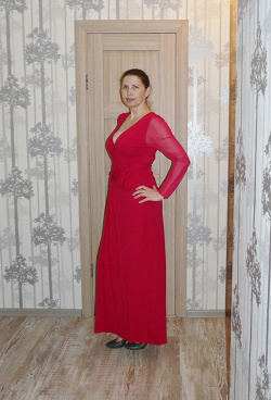 Отдается в дар «Шикарное красное платье 46 р»