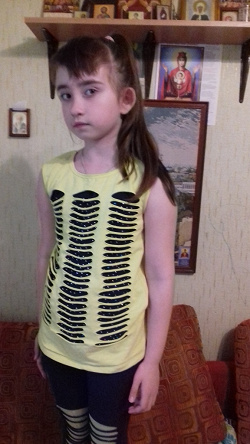 Отдается в дар «Летний костюм на девочку 10-11 лет»