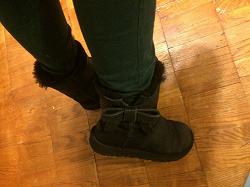 Отдается в дар «Оригинальные угги ugg зимние сапоги»