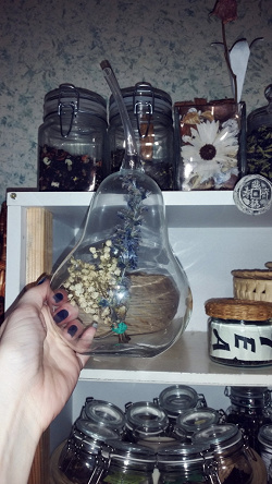 Отдается в дар «Интерьерная ваза-груша»