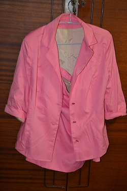Отдается в дар «Розовый костюм (50-52)»