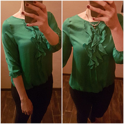 Отдается в дар «Зеленая блузка с жабо»