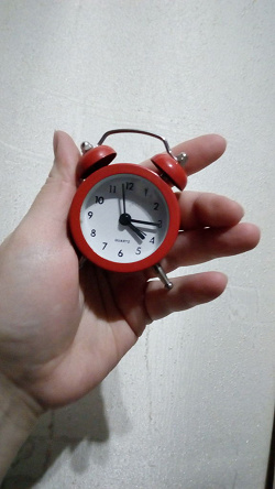Отдается в дар «Миниатюрные часы-будильник»