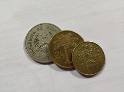 Отдается в дар «Три монетки Гвинеи-Бисау»