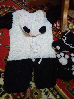 Отдается в дар «Комбинезон панда»
