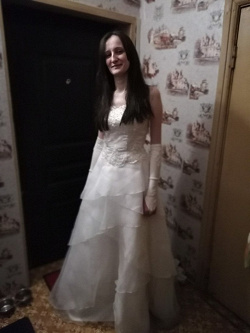 Отдается в дар «Свадебное платье, размер 44, рост 170-175»