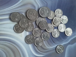 Отдается в дар «Монеты современной России в погодовку (много нечастых)»