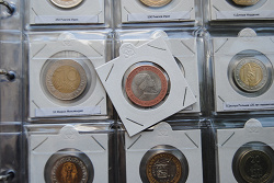 Отдается в дар «Несколько монет Анголы 20kz.»