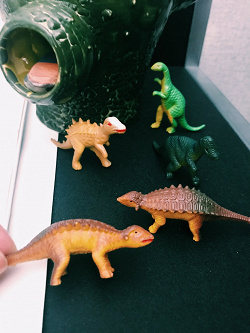Отдается в дар «Дино-дино-динозаврики»