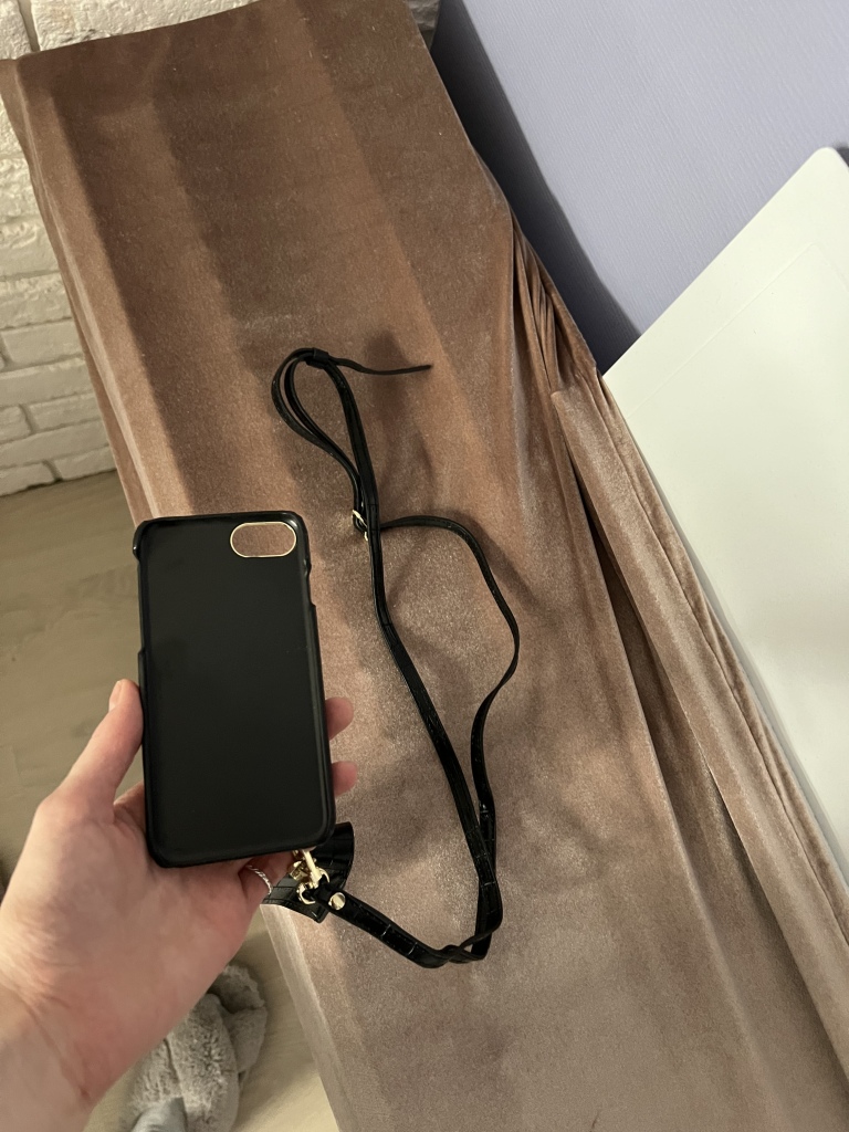 Чехол на iphone 7/8 на шею Mango в дар (Москва). Дарудар