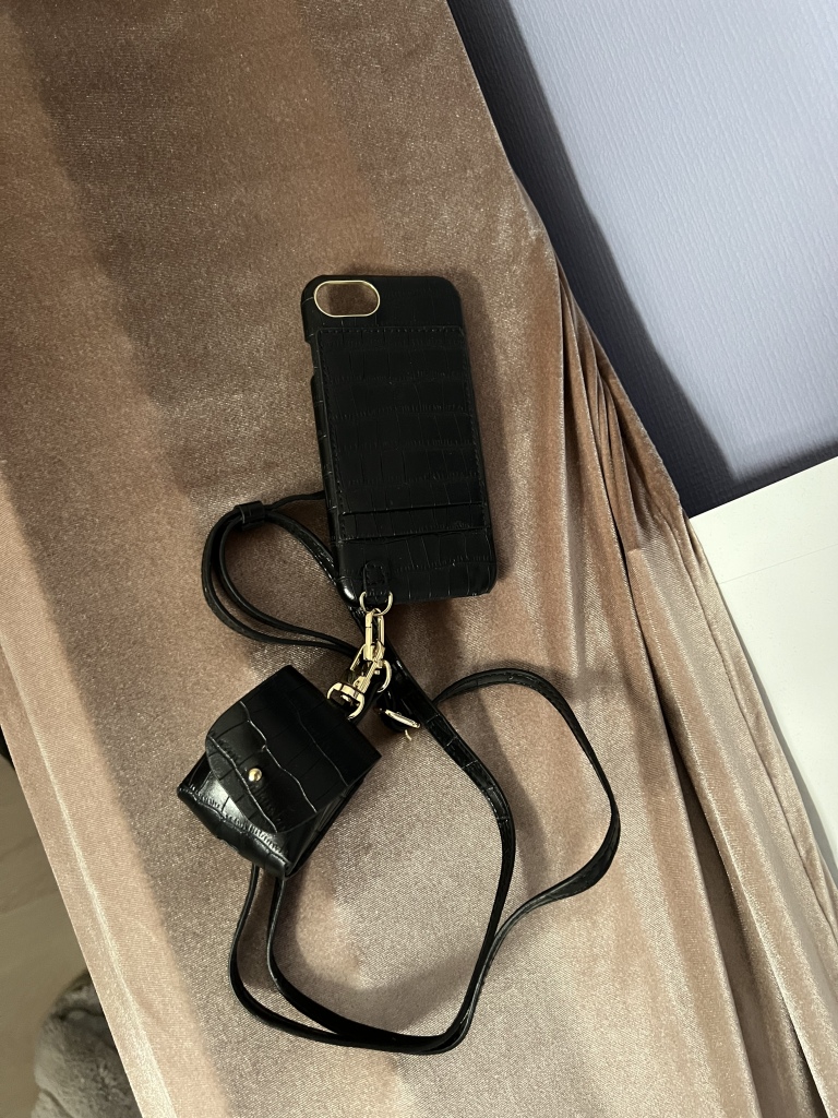 Чехол на iphone 7/8 на шею Mango в дар (Москва). Дарудар