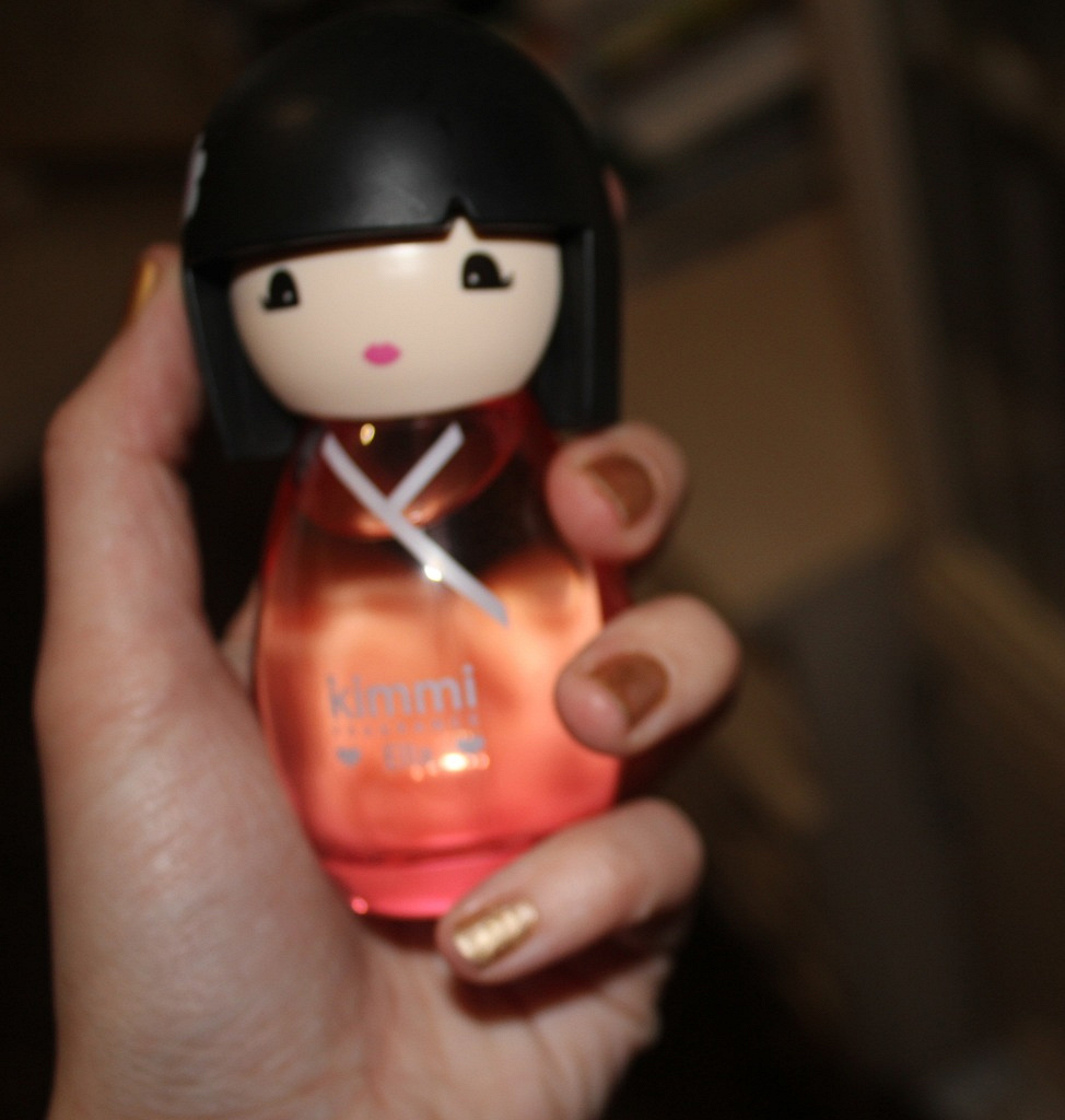 японские духи куколки. Dolls парфюм. духи флакон в виде куклы. духи united colors of benetton sisterland pink raspberry. Benetton туалетная вода sisterland pink raspberry.