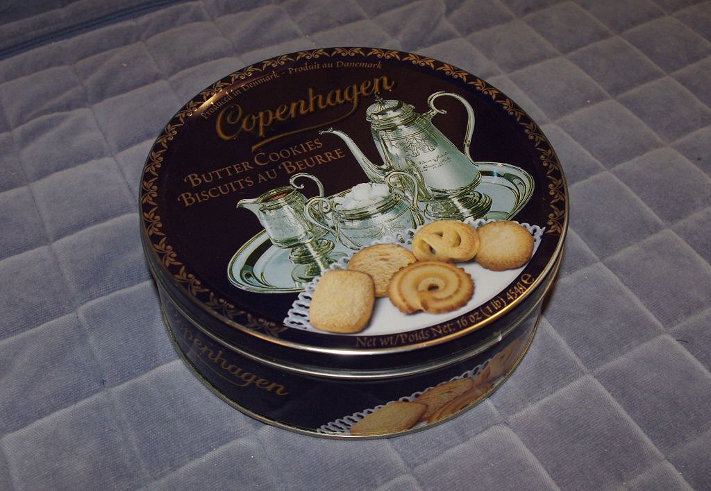 Печенье danesita песочное 454г. Печенье в круглой жестяной банке. Печенье в круглой жестяной банке. Печенье в круглой жестяной банке. Печенье в жестяной банке.