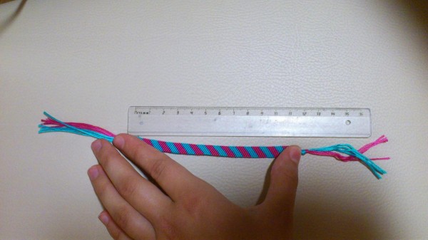 фенечка длина ниток. браслет из ниток мулине. плетение фенечек из ниток. из ниток мулине. фенечки схемы.