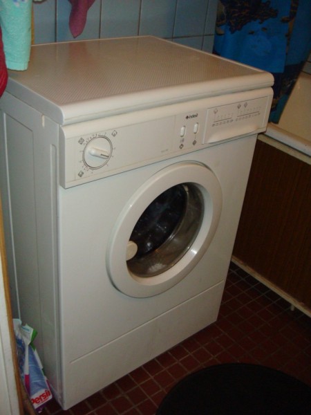 стиральная машина indesit 461W в дар (Москва). Дарудар