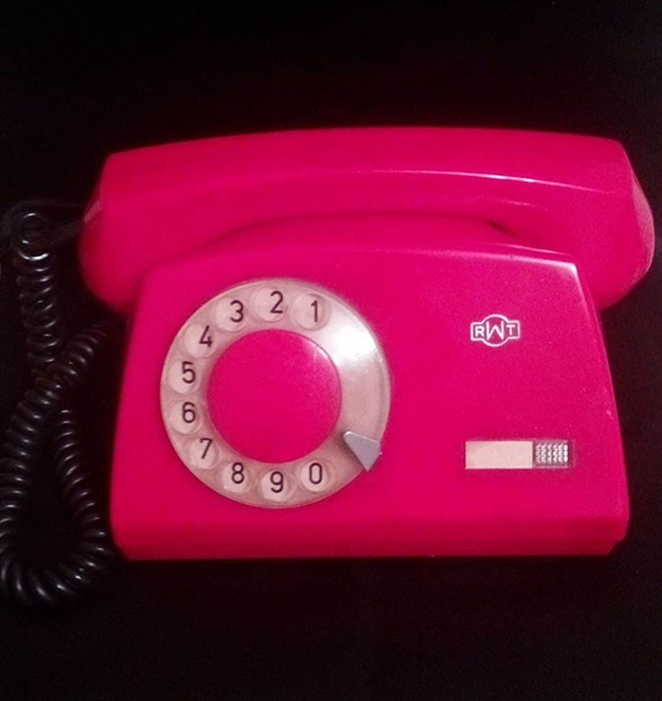 Телефон сс. Телефонный аппарат Aster 72. RWT телефонный аппарат стационарный. Польский телефонный аппарат. Телефонный аппарат СССР дисковый.